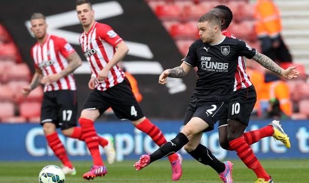 每体：皇马会等阿隆索到圣诞节后，看他能否重新掌控更衣室（每体：皇马将把评估阿隆索推迟到圣诞节后，观望其能否重掌更衣室）