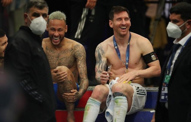 德转评年度最佳前锋：登贝莱、哈兰德、凯恩、姆巴佩入围（德转年度最佳前锋候选揭晓：登贝莱、哈兰德、凯恩、姆巴佩上榜）