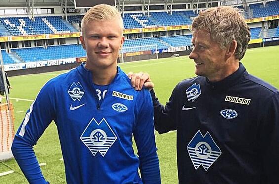 邮报：热刺冬窗将关注DV9，也可能引进世界级门将提升实力（英媒：热刺冬窗考察DV9，或引进世界级门将强化阵容）