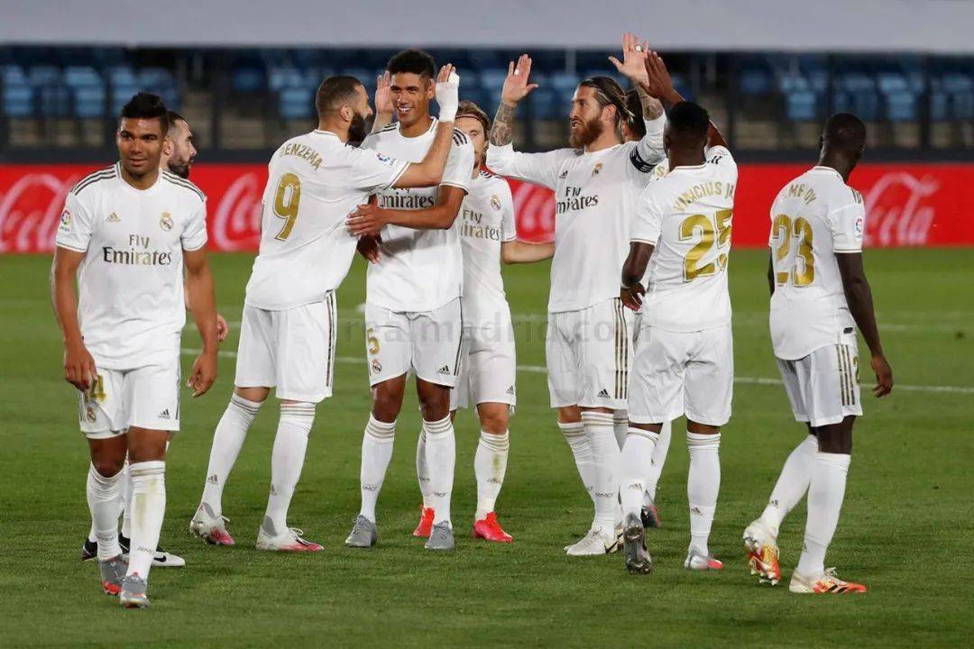 乌迪内斯2-0帕尔马，扎尼奥洛破门，凯南-戴维斯锦上添花（乌迪内斯2比0力克帕尔马：扎尼奥洛先开纪录，凯南-戴维斯锁定胜局）