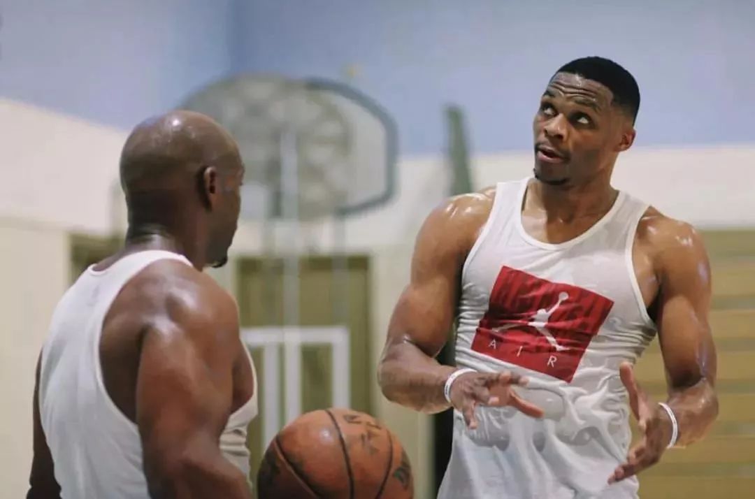 常在河边走哪有不湿鞋，恰尔汗奥卢国米生涯首次点球被扑（神射也会失灵：恰尔汗奥卢国米生涯首次点球被扑出）