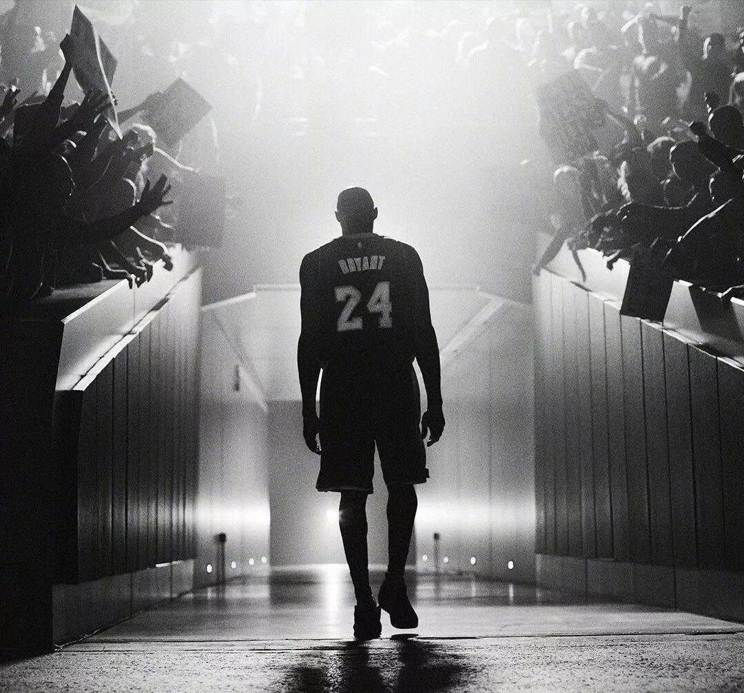 本泽马评选历史最佳阵容：（本泽马公布心目中历史最佳阵容）