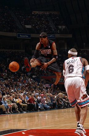 意媒：巴洛特利正随业余队训练，意丙联赛或成为现实选择（意媒：巴洛特利随业余队备训，或将转战意丙联赛）