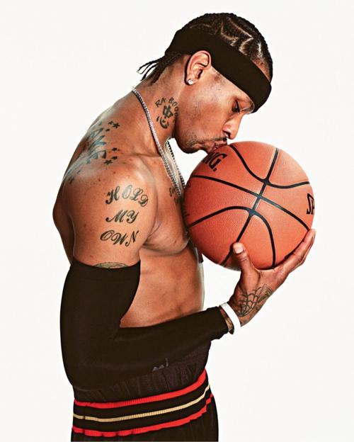 德天空：多特将在今天与二门亚历山大-迈尔续约至2027年（德媒：多特蒙德今日将与二号门将亚历山大-迈尔续约，合同至2027年）