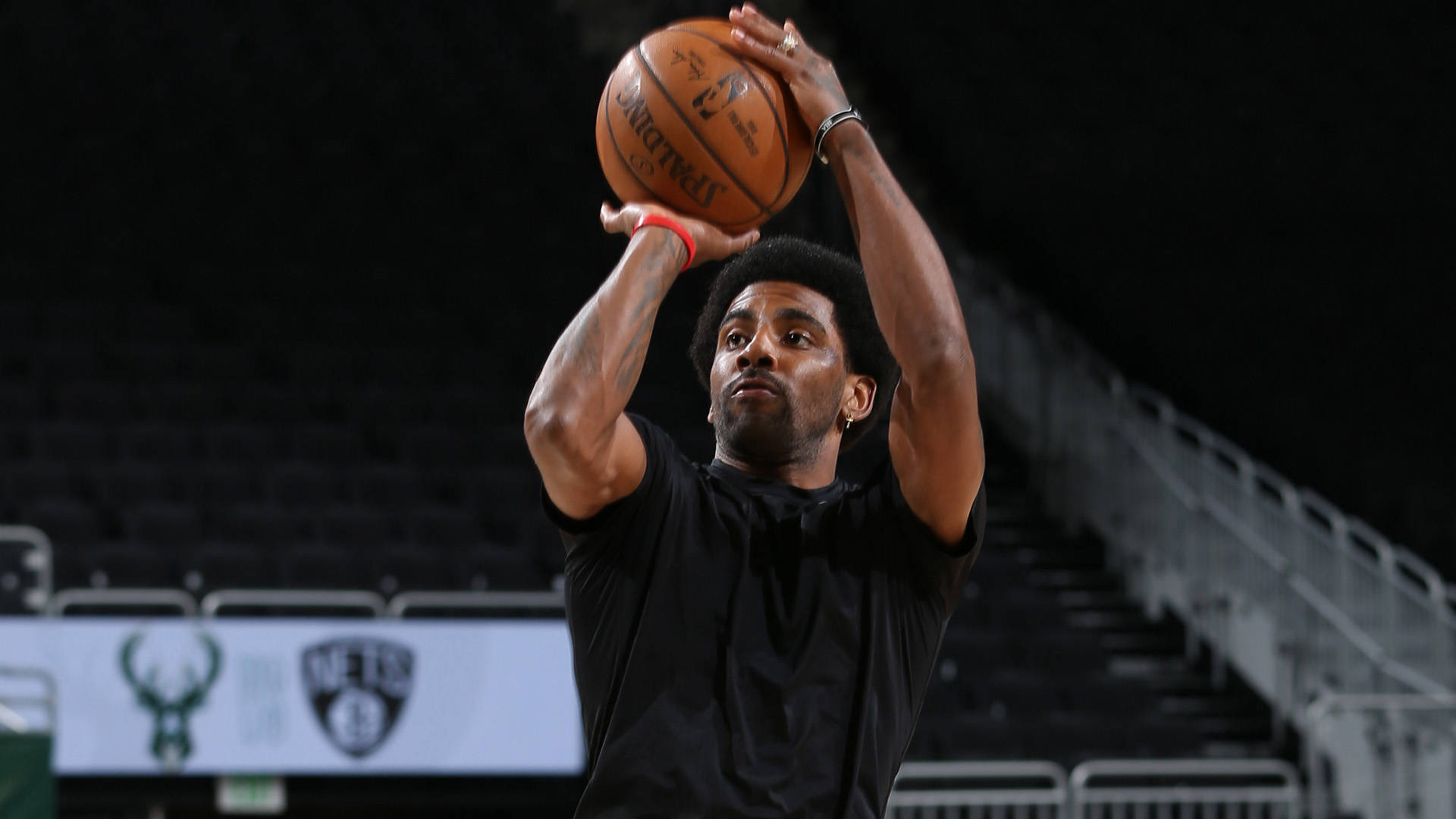 津门虎主帅于根伟积极引援奥乌苏，助力球队提升，期待其归化入籍，展现强大进攻实力，助球队稳定发展。（于根伟推动引进奥乌苏强化津门虎火力，盼其归化助球队稳步提升）